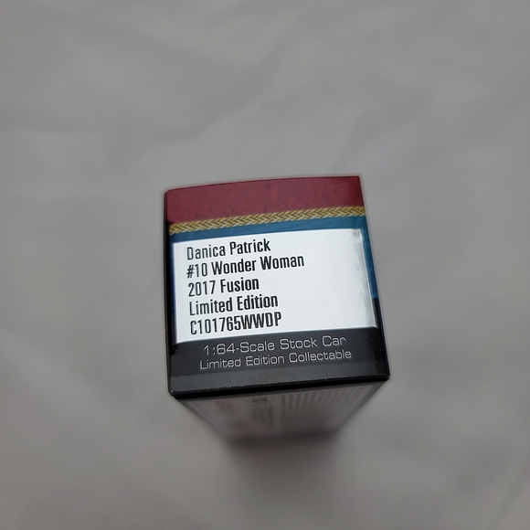 Action Racing Collectables DC Nascar Danica Patrick #10 Wonder Woman 1:64 - Picture 4 of 6